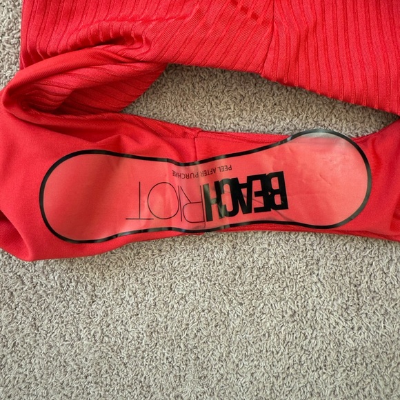 NEW- BEACH RIOT - SCARLETT HOLLY JOLLY ONE PIECE - Picture 6 of 7